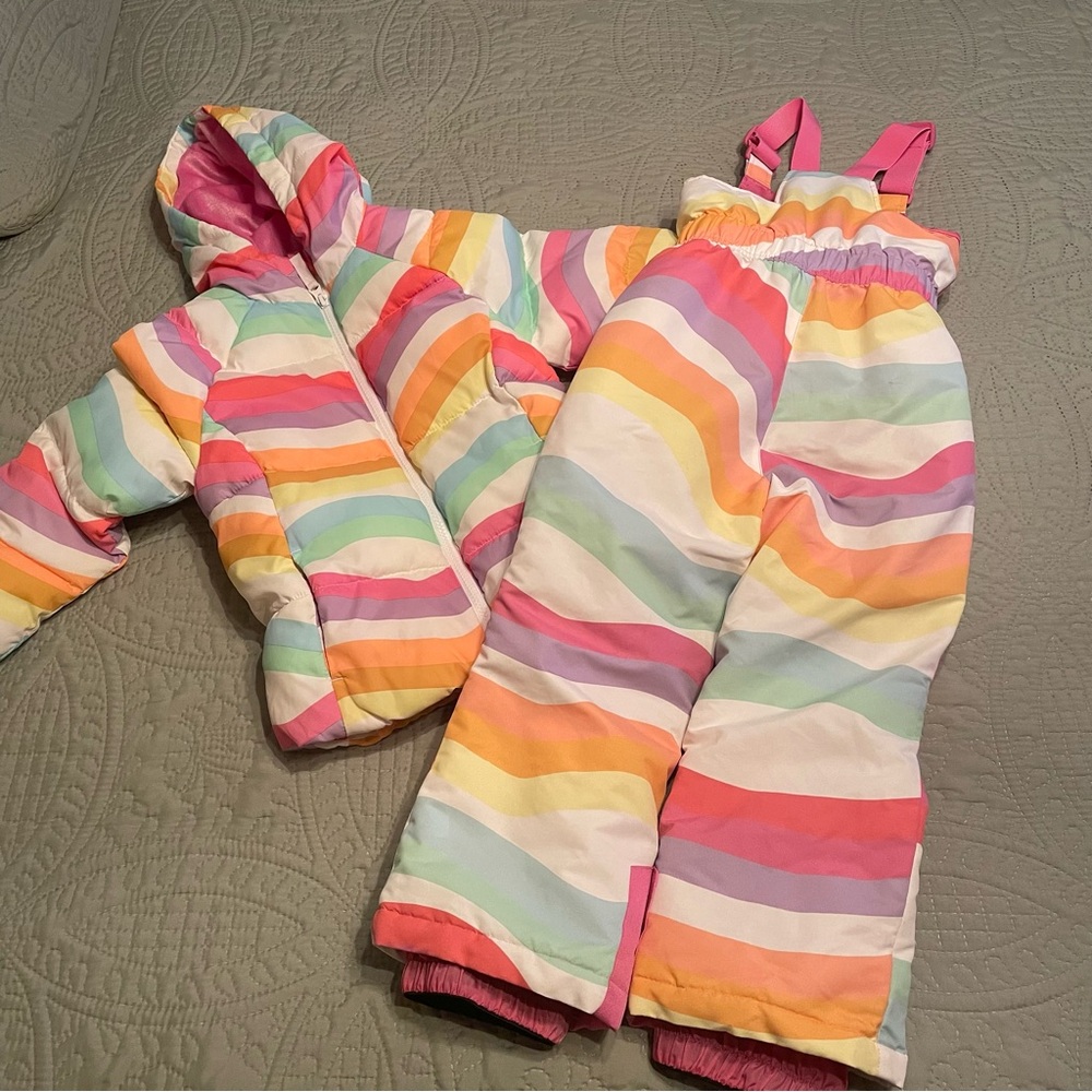 Swiss Tech two piece snow suit. Girls size xsmall (4/5)